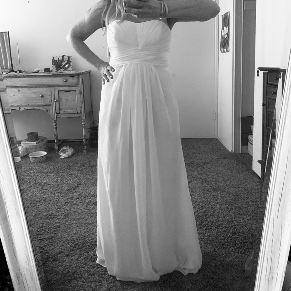 Beautiful white strapless wedding gown, NWT